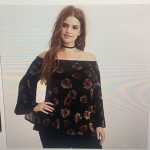 torrid Tops - New Velvet Floral Flare Arm Top torrid Tops - New Velvet Floral Flare Arm Top